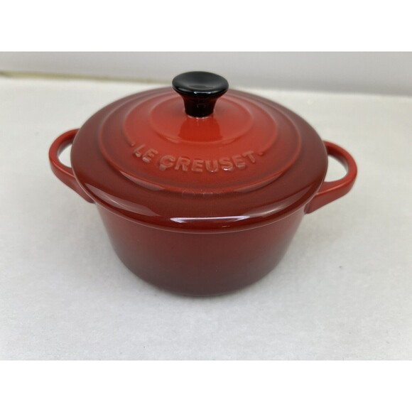 Le Creuset Stoneware Mini‎ Round Cocotte Casserole Dutch Oven Red 14oz Holiday - Picture 1 of 5